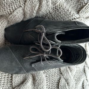 Tom’s Booties